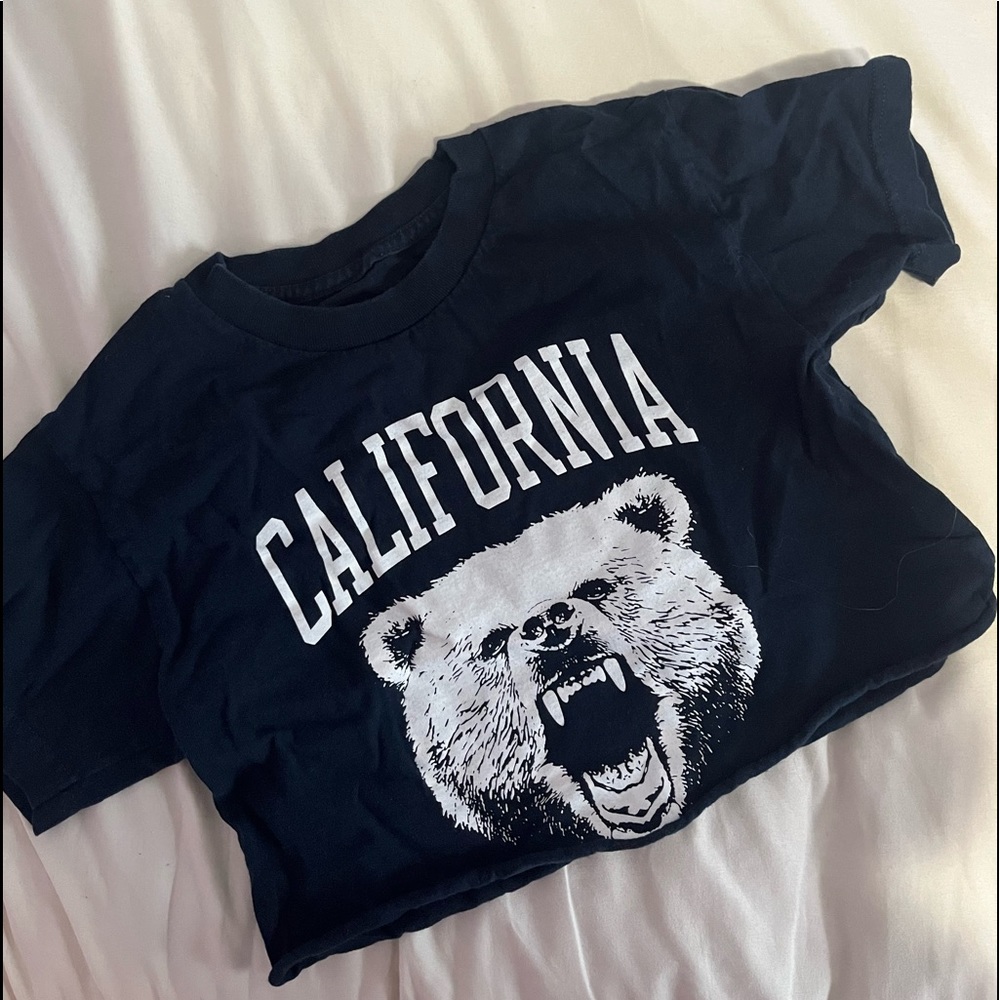Cropped graphic tee